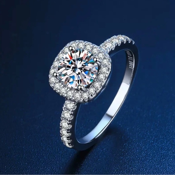 Real moissanite sterling silver ring - Picture 4 of 6